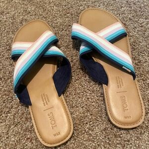 New Toms Summer Sandals in Size 9 1/2 Women's